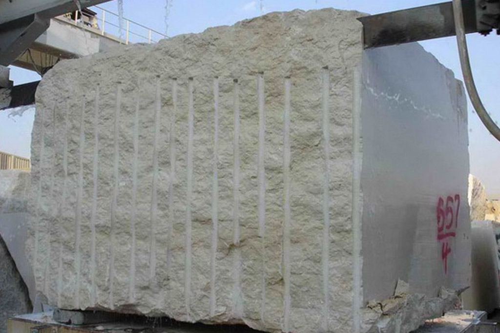 Mono blade dressing Egyptian marble/limestone block before slab cutting – Cairo, Egypt