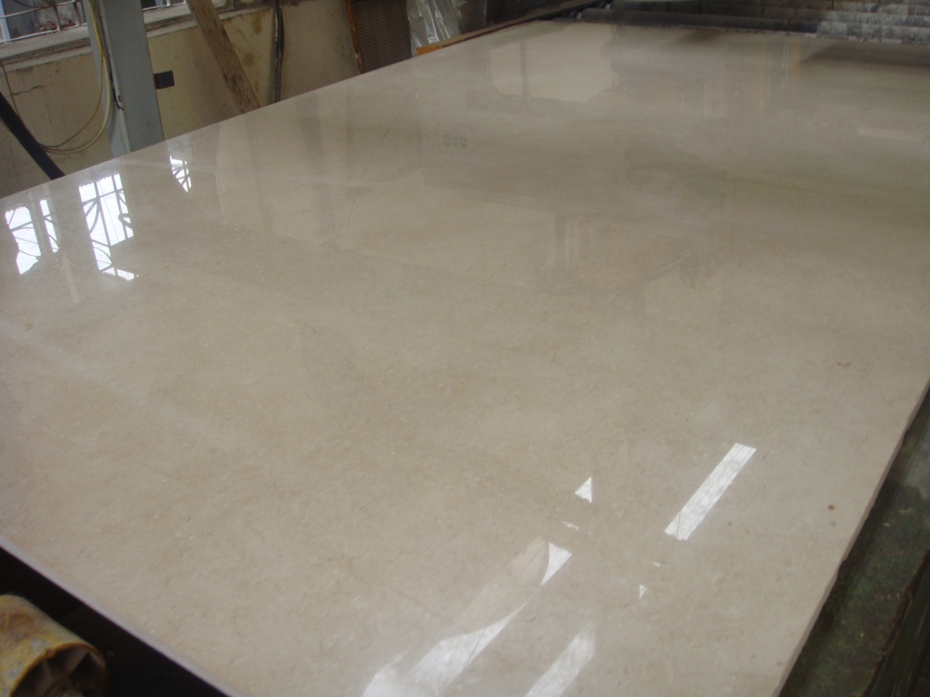 Polished Egyptian marble slab with glossy surface – Cairo factory production