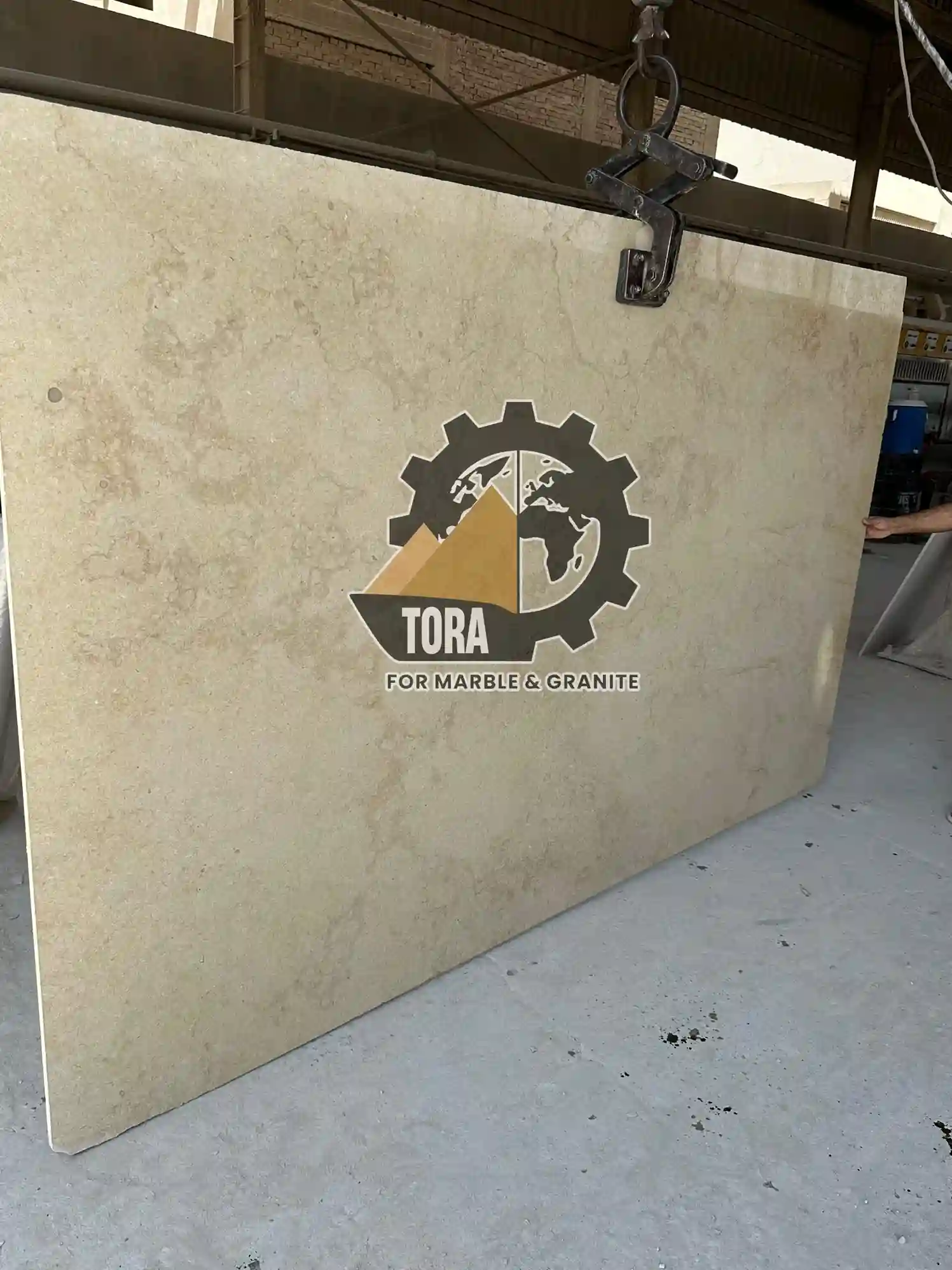 Sunny Menia Semi White